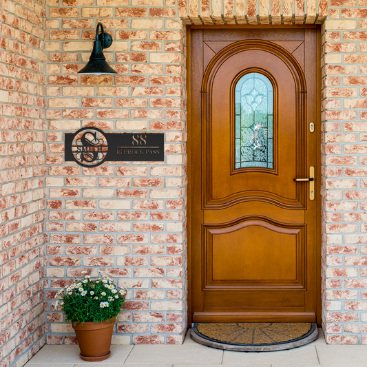 Monogram_Address_Sign_Black_Brick_Entrance_Mockup.png